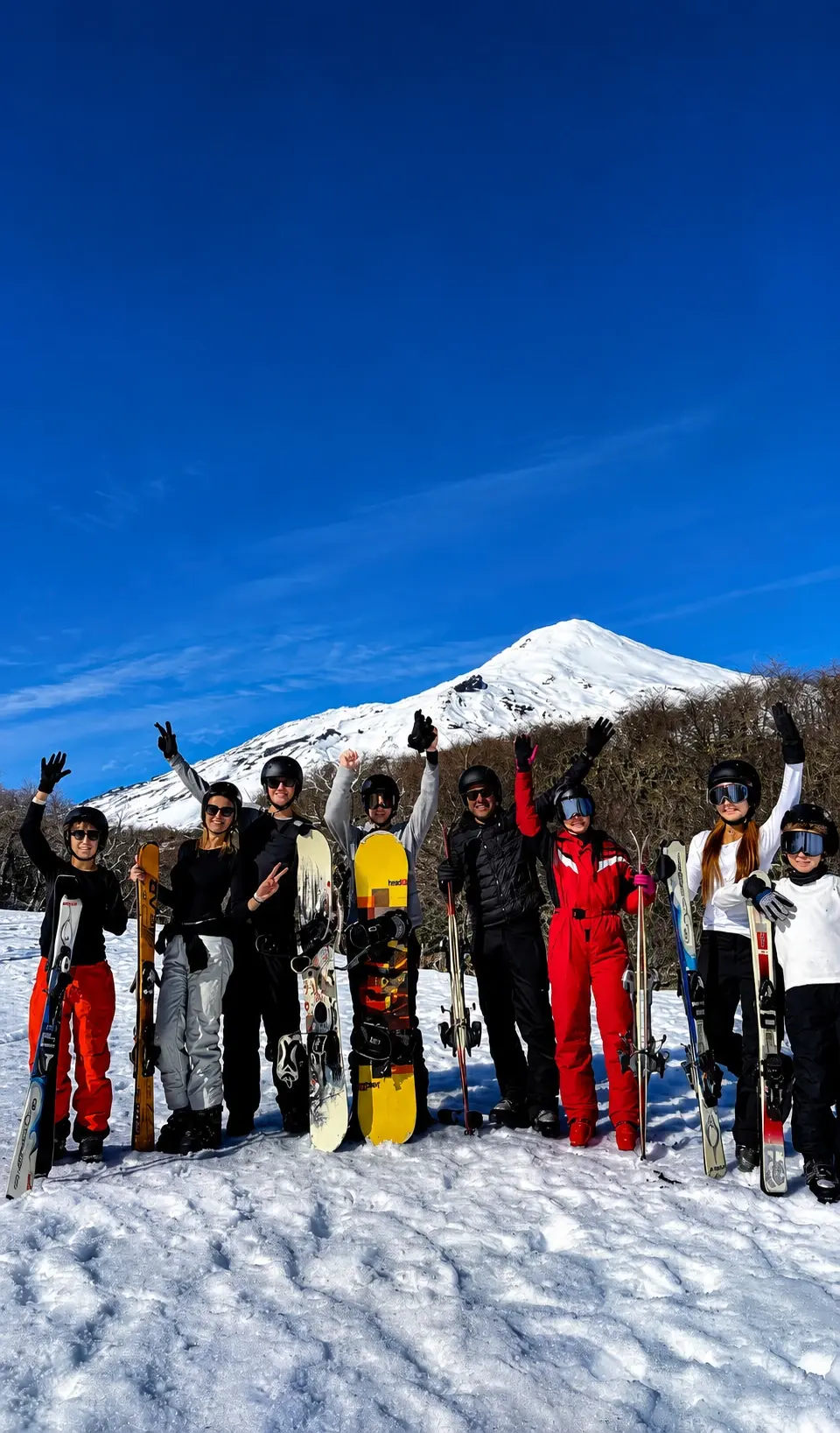 Clase de snowboard con instructor en las pistas del volcán Villarrica, Pucón